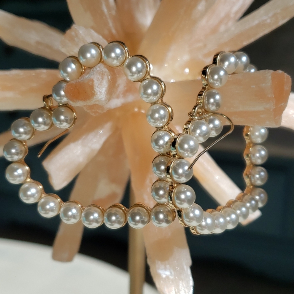 Faux pearl heart dangle earrings